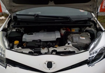 Toyota Yaris III Hatchback 5d Hybrid 100 74KM 2013 Toyota Yaris Okazja 1.5 Hybryda 75KM, zdjęcie 3