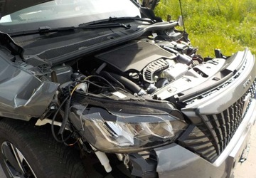 Peugeot 2008 II SUV Facelifting 1.2 PureTech 130KM 2024 Peugeot 2008 Okazja 1.2 Benzyna 130KM, zdjęcie 4