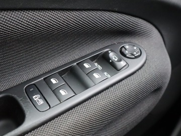 Citroen C3 Picasso 1.2 PureTech 110KM 2016 Citroen C3 Picasso 1.2 PureTech, Salon Polska, zdjęcie 17