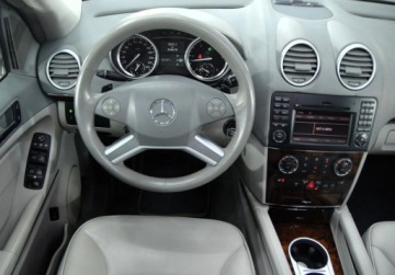 Mercedes Klasa GL X164 2011 Mercedes-Benz GL 4matic _ 3.0 diesel _ 211 KM 3.0 Diesel 211KM, zdjęcie 19