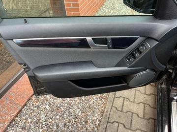 Mercedes Klasa C W204 Kombi T204 1.6 180 K BlueEFFICIENCY 156KM 2012 Mercedes-Benz Klasa C 1.6 benzyna 156 KM 6 biegow zarej w PL zadbany mo, zdjęcie 17