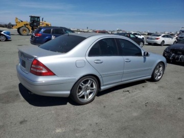 Mercedes Klasa C W204 2006 Mercedes-Benz Klasa C 55 AMG 2006 5.5l 5.5 Benzyna 362KM, zdjęcie 3
