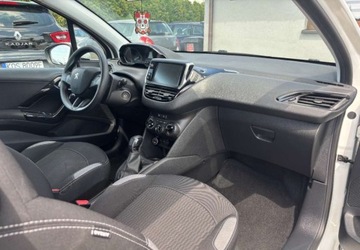 Peugeot 208 I Hatchback 5d Facelifting 1.2 PureTech 82KM 2016 Peugeot 208 2016r 1.2 Benzyna 82KM, zdjęcie 12