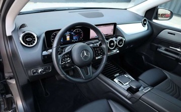 Mercedes Klasa B W247 Sports Tourer 1.3 B180  136KM 2019 Mercedes-Benz Klasa B Mercedes-Benz Klasa B 180 7G-DCT 1.3 Benzyna 136KM, zdjęcie 21