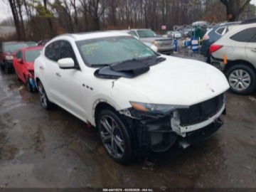 Maserati Levante 2021 Maserati Levante S 2021 3.0 Benzyna 424KM, zdjęcie 6