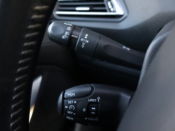 Peugeot 308 II Hatchback 5d 1.2 PureTech 130KM 2016 Peugeot 308 1.2 PureTech, Navi, Klima, zdjęcie 14