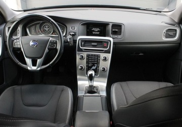 Volvo V60 I Kombi Facelifting 2.0 D2 DRIVE-E 120KM 2015 Volvo V60 D2 Drive-E Kinetic 2.0 Diesel 120KM, zdjęcie 14