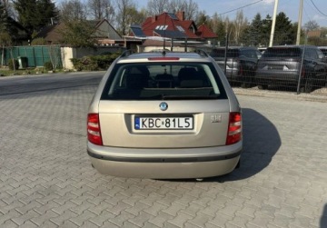 Skoda Fabia I Kombi 1.2 i 64KM 2004 Skoda Fabia Combi Ambiente 1.2 64KM M5 20042005 r., salon PL, klimatyzacja, zdjęcie 5