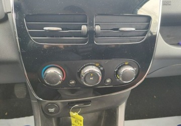 Renault Clio IV Hatchback 5d 1.2 16V 75KM 2014 Renault Clio Super stanMaly przebieg 1,2 Mpi 1.1 Benzyna 74KM, zdjęcie 21
