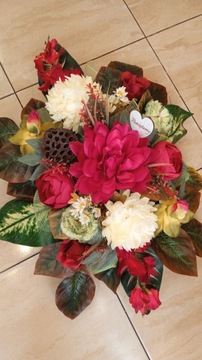 Набор для украшения могилы искусственными цветами на кладбище