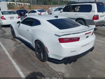Chevrolet Camaro VI 2018 Chevrolet Camaro ZL1 2018 6.2l 6.2 Benzyna 650KM, zdjęcie 3