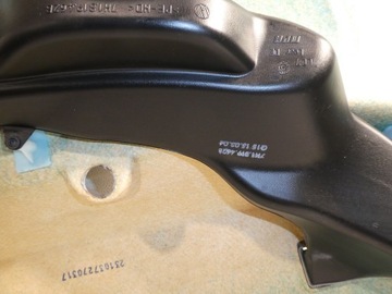 ОБИВКА БОКОВАЯ СПРАВА ЗАДНЯЯ VW T5 7H1