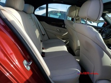 Mercedes Klasa E W213 2017 Mercedes-Benz Klasa E 2017 r., 2,0L 300 4MATIC 2.0 Benzyna 241KM, zdjęcie 9