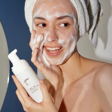 ОЧИЩАЮЩАЯ ПЕНКА ДЛЯ УМЫВАНИЯ ЛИЦА с маслом цубаки LIGHT FORMULA 150мл