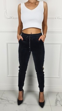 # БАРХАТНЫЕ СПОРТИВНЫЕ БРЮКИ ЖЕНСКИЕ, ЗОЛОТЫЕ ПОЛОСКИ #