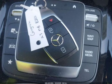 Mercedes GLB 2023 Mercedes-Benz GLB 2023 Mercedes-Benz GLB 250 4MATIC SUV 2.0 Benzyna 221KM, zdjęcie 13