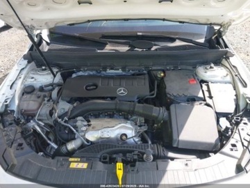 Mercedes GLB 2023 Mercedes-Benz GLB 2023r., 4x4, 2.0L 2.0 Benzyna 221KM, zdjęcie 11