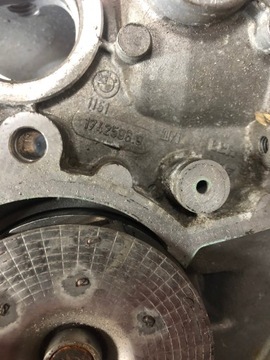 BMW E38 E39 ČERPADLO VODY 1742596