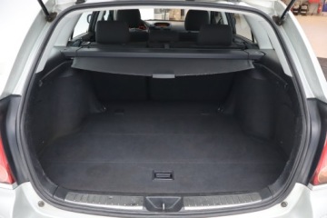 Toyota Avensis II Kombi 2.0 VVT-i 147KM 2005 Toyota Avensis 2.0 VVT-i, Automat, Klima, zdjęcie 13