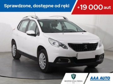 Peugeot 2008 I SUV Facelifting 1.2 PureTech 110KM 2017 Peugeot 2008 1.2 PureTech, Salon Polska, Navi