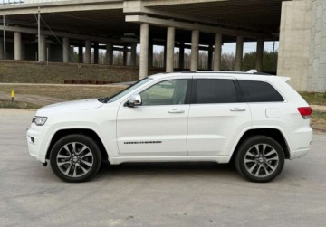 Jeep Grand Cherokee IV Terenowy Facelifting 2016 3.6 286KM 2017 Jeep Grand Cherokee 2017 Jeep Grand Cherokee Overland 3.6L 4x4 3.6 Benzyna, zdjęcie 3