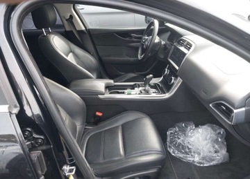 Jaguar XE Sedan Facelifting 2.0 i4P 250KM 2020 Jaguar XE JAGUAR XE S RWD AUTOMATIC 2.0 Benzyna 250KM, zdjęcie 8