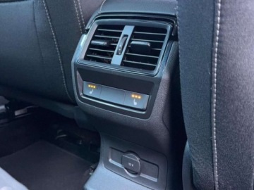 Skoda Karoq Crossover Facelifting 2.0 TDI SCR 150KM 2022 Skoda Karoq LED Matrix ACC Grzane fotele i szyba przednia Kamera AC 3-stre, zdjęcie 12