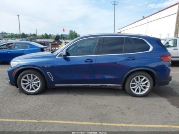 BMW X5 G05 2022 BMW X5 Phev xDrive45E 2022 3.0l 3.0 Hybryda 282KM, zdjęcie 2