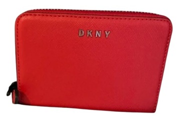 DKNY PORTFEL DAMSKI CZERWONY Z LOGO ZAMEK 1S7A