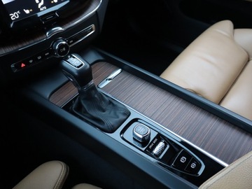 Volvo XC60 II Crossover T4 190KM 2020 Volvo XC60 T4, Salon Polska, Serwis ASO, Automat, zdjęcie 12