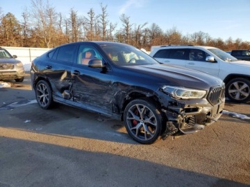 BMW X6 G06 2022 BMW X6 M50i 2022 4.4 Benzyna 523KM, zdjęcie 4