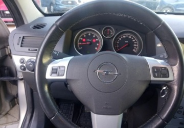 Opel Astra H Sedan 1.6 ECOTEC 115KM 2009 Opel Astra I wlasciciel 1.6 Benzyna 115KM, zdjęcie 9