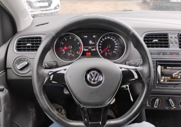 Volkswagen Polo V 2015 Volkswagen Polo 2015r, 1.2 Benzyna. Lekko uszkodzony prawy bok. Jezdzi., zdjęcie 9