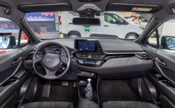 Toyota C-HR I Crossover Facelifting 2.0 Hybrid Dynamic Force 184KM 2023 Toyota C-HR 2.0 Hybrid GR Sport 2.0 Hybryda 184KM, zdjęcie 23