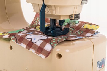 МИНИ ДЕТСКАЯ ШВЕЙНАЯ МАШИНКА - БЕЗОПАСНАЯ