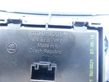 DISPLEJ PANEL OHŘÍVAČ SEDADLA ZADNÍ SUPERB II