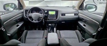 Mitsubishi Outlander III SUV Facelifting 2015 2.0 MIVEC 150KM 2016 Mitsubishi Outlander 2.0 150 KM Full Navi Kamera bezwypadkowy serwisowany, zdjęcie 7