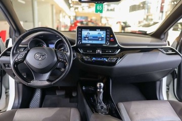 Toyota C-HR I Crossover Facelifting 1.8 Hybrid 122KM 2020 Toyota C-HR 1.8 Hybrid Executive 1.8 Hybryda 122KM, zdjęcie 5