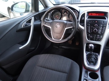 Opel Astra J Hatchback 5d 1.6 Twinport ECOTEC 115KM 2010 Opel Astra 1.6 16V, Klima, Klimatronic,ALU, zdjęcie 6