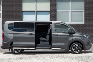 Ford Tourneo Custom II  L1 2.5 Plug-in Hybrid  232KM 2026 Ford Tourneo Custom ACTIVE L2H1 2.5 PHEV hak, zdjęcie 2