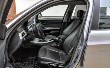 BMW Seria 3 E90-91-92-93 Touring E91 2.0 320d EfficientDynamics 163KM 2011 BMW Seria 3 320d 163KM 2011 r. skory 2.0 Diesel 163KM, zdjęcie 6