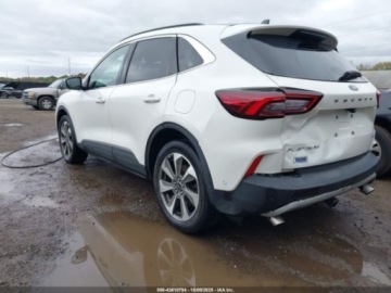 Ford Kuga III 2023 Ford Kuga 2023 r., 2,0L PLATINIUM 2.0 Benzyna 250KM, zdjęcie 3