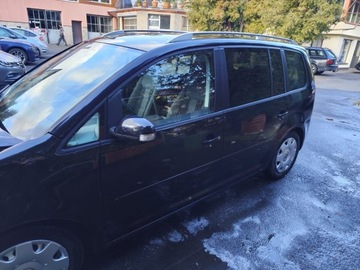 Volkswagen Touran I 2.0 TDI 140KM 2009 Volkswagen Touran 2.0 TDI 140KM Trendline 2009r, zdjęcie 2