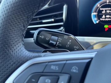 Volkswagen Passat B9 2024 Volkswagen Passat R-Line Matrix DCC Tempomat ACC Masaz Pakiety FV23, zdjęcie 17