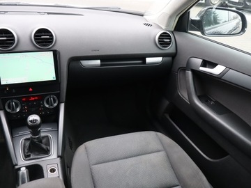 Audi A3 8P Hatchback 3d 2.0 TDI CR 140KM 2011 Audi A3 2.0 TDI, 4X4, Xenon, Bi-Xenon, Klima, zdjęcie 7