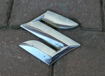 LOGO EMBLEMAT GRILLA PRZÓD SUZUKI SX4 SX-4 I