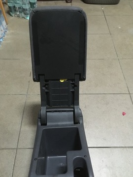 ПОДЛОКОТНИК VW GOLF V ОРИГИНАЛЬНЫЕ ЧАШКИ