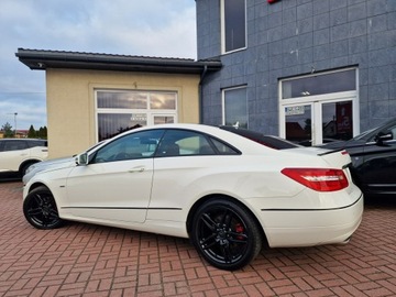 Mercedes Klasa E W212 Coupe 200 CGI BlueEFFICIENCY 184KM 2010 Mercedes E 200 Coupe Avantgarde Automat Kamera Nav, zdjęcie 9