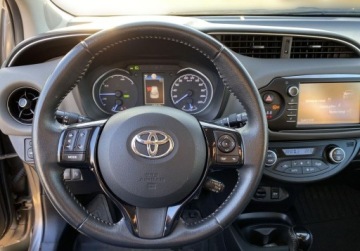 Toyota Yaris III Hatchback 5d Facelifting Hybrid 100KM 2017 Toyota Yaris Hybrid 100 Life Toyota Mikolajczak Leszno 1.5 Hybryda 100KM, zdjęcie 17