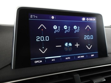Peugeot 3008 II Crossover 1.2 PureTech 130KM 2017 Peugeot 3008 Navi Klimatyzacja Czujniki parkowania, zdjęcie 28